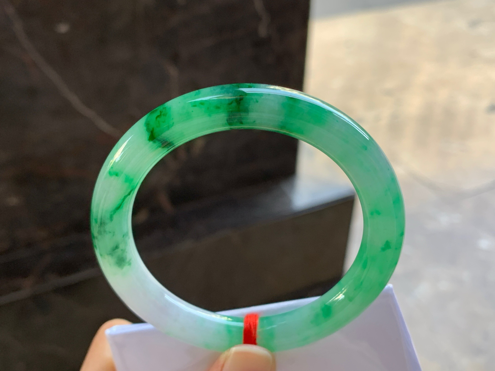 53-9.2

阳绿色圆条手镯^_^色阳