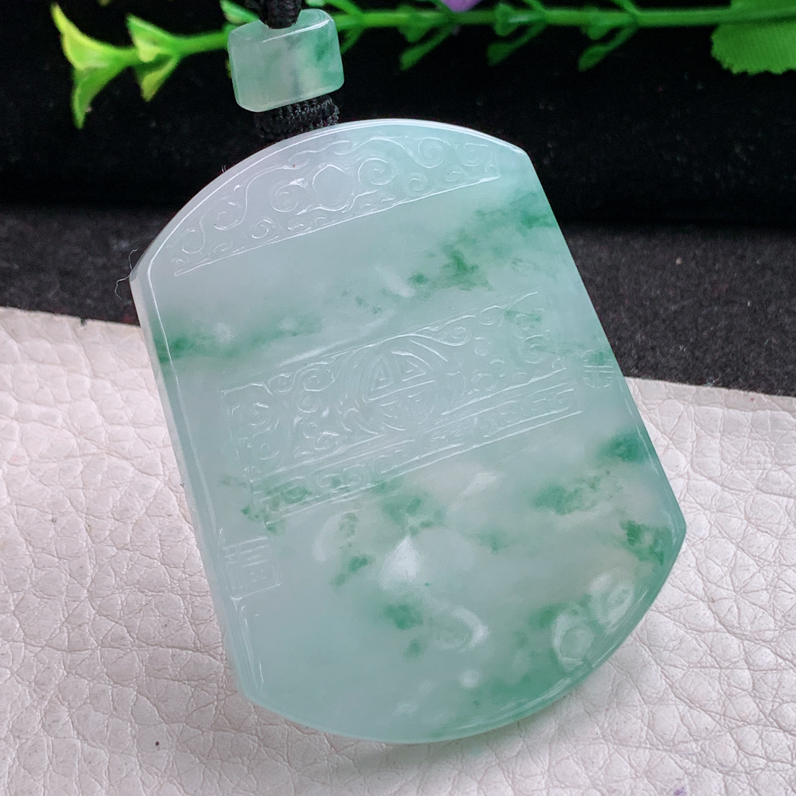 csy实拍53*41.8*5.7缅甸翡翠a货精雕飘花怀古雕无事牌玉吊坠 玉挂坠