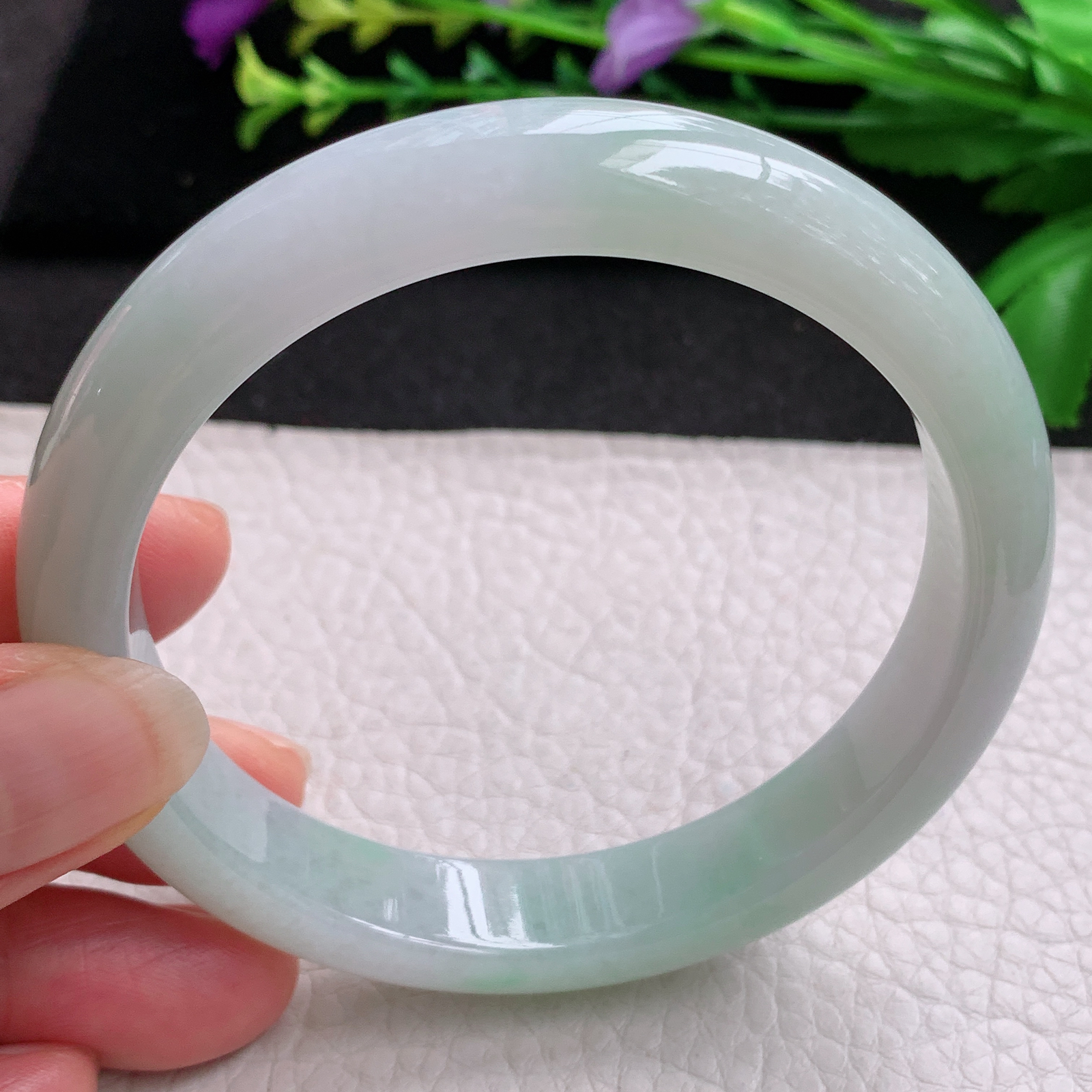 xx大圈口61*12.3*8.3平安镯 天然缅甸翡翠A货玉手镯浅绿大气宽边玉手环