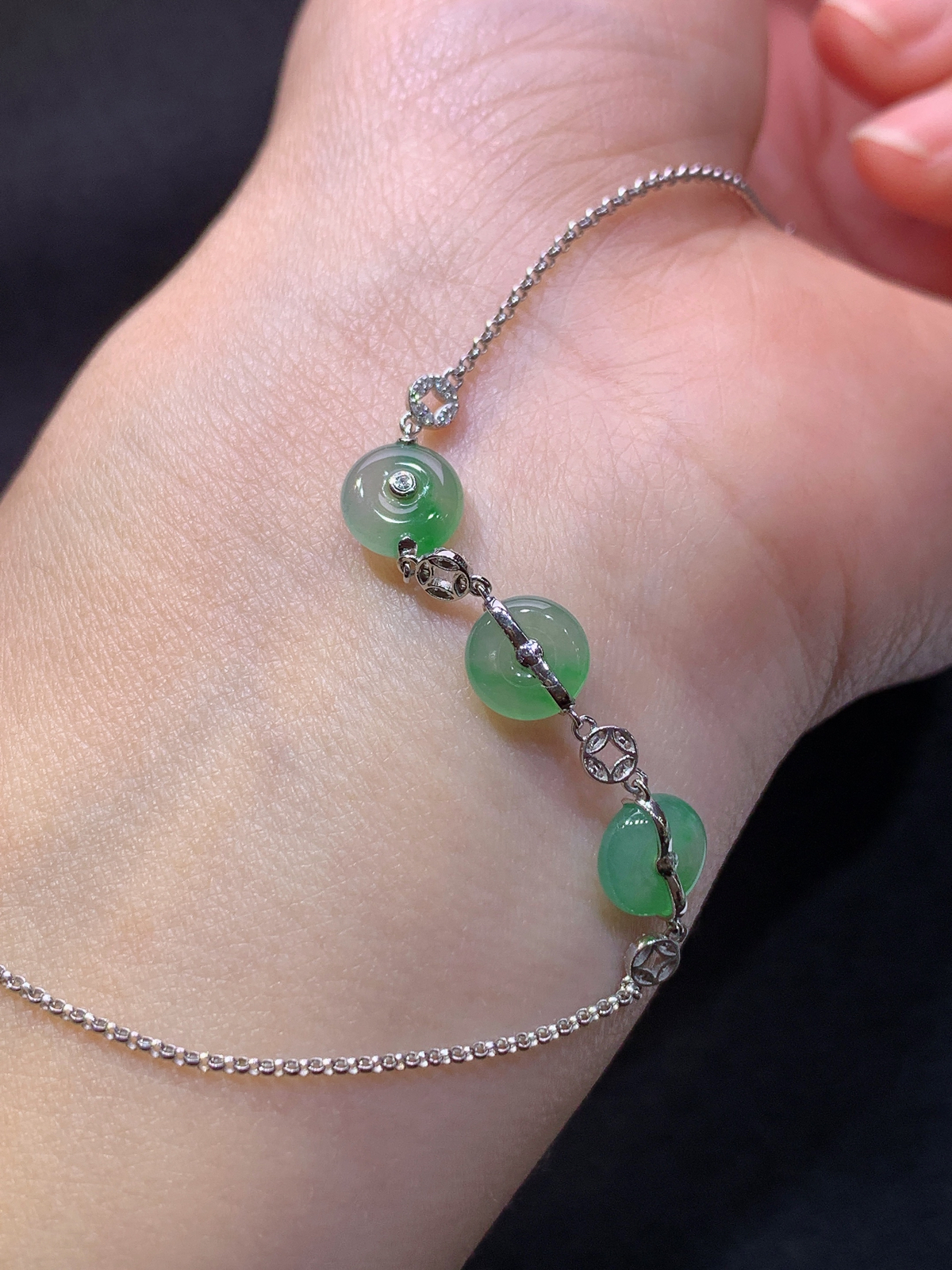 冰飘绿平安扣手链，18k金镶嵌，款式新颖，冰润细腻，种水足，Zhu 尺寸6.9*2.3