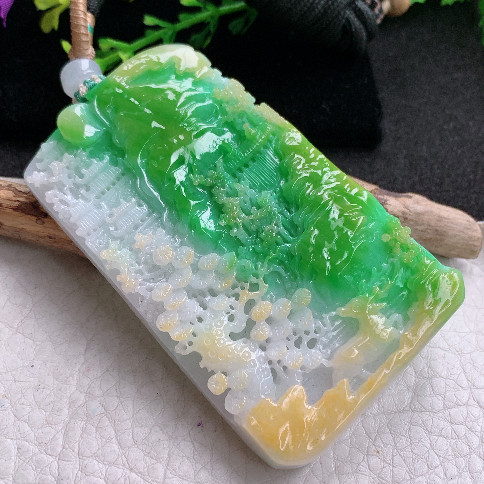 csy实拍71*44.5*10缅甸翡翠a货精雕三彩厚装大毛山水玉吊坠 玉挂坠