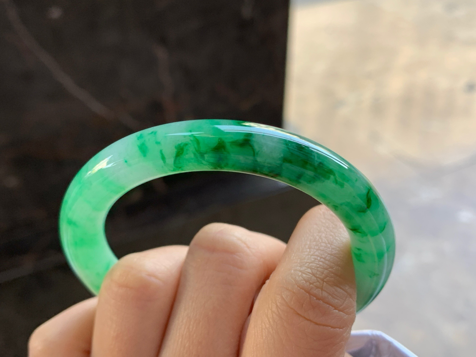 53-9.2

阳绿色圆条手镯^_^色阳