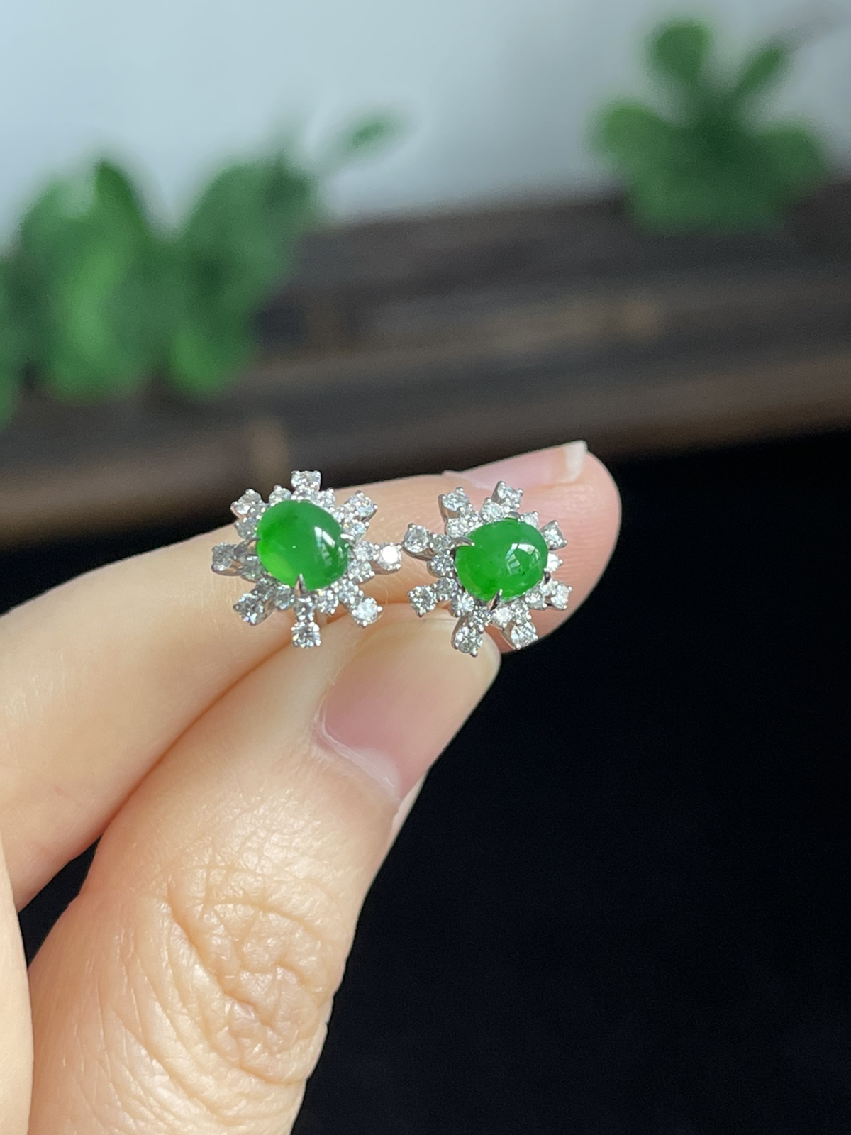 翡翠耳钉，印记：Au750,伴钻石