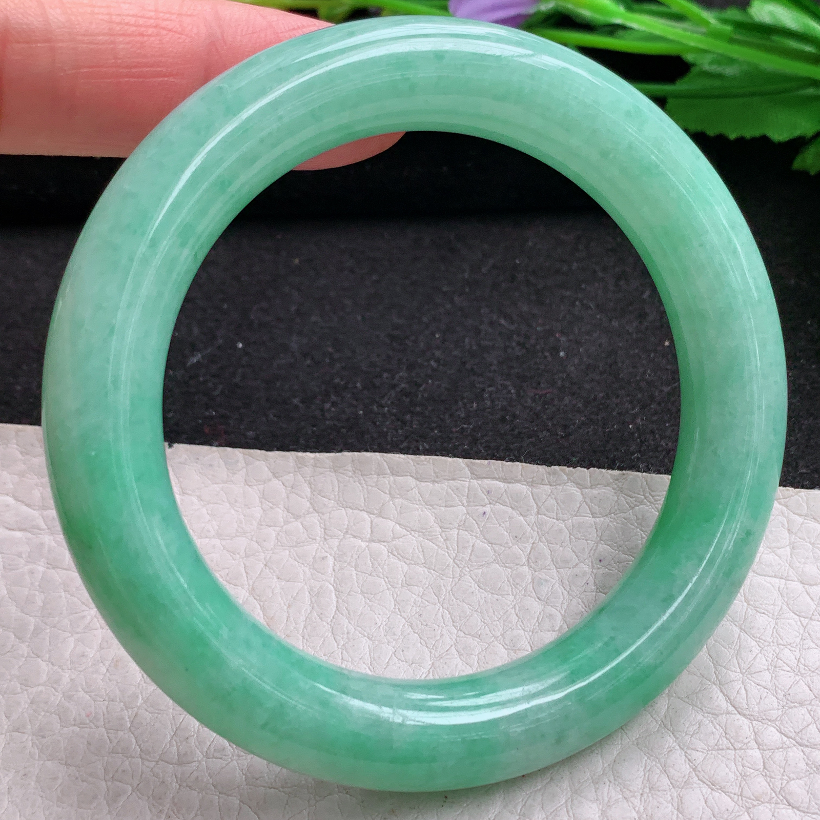 yh实拍55.5*11美人镯 天然缅甸翡翠A货玉手镯满绿圆条玉手环