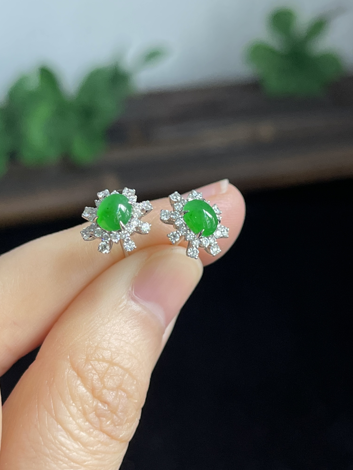 翡翠耳钉，印记：Au750,伴钻石