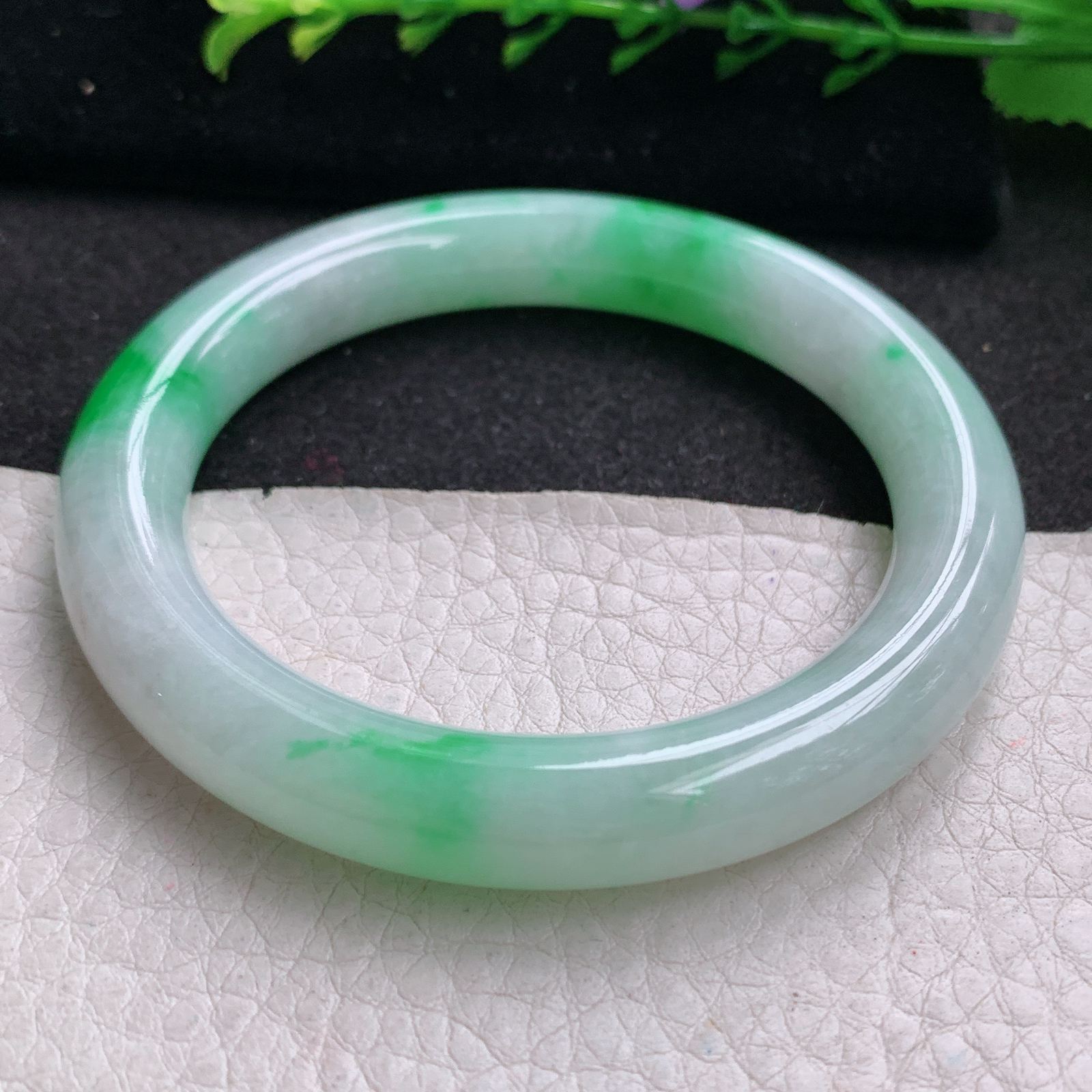 xo实拍54*10*9.5美人镯 天然缅甸翡翠A货玉手镯飘阳绿圆条玉手环