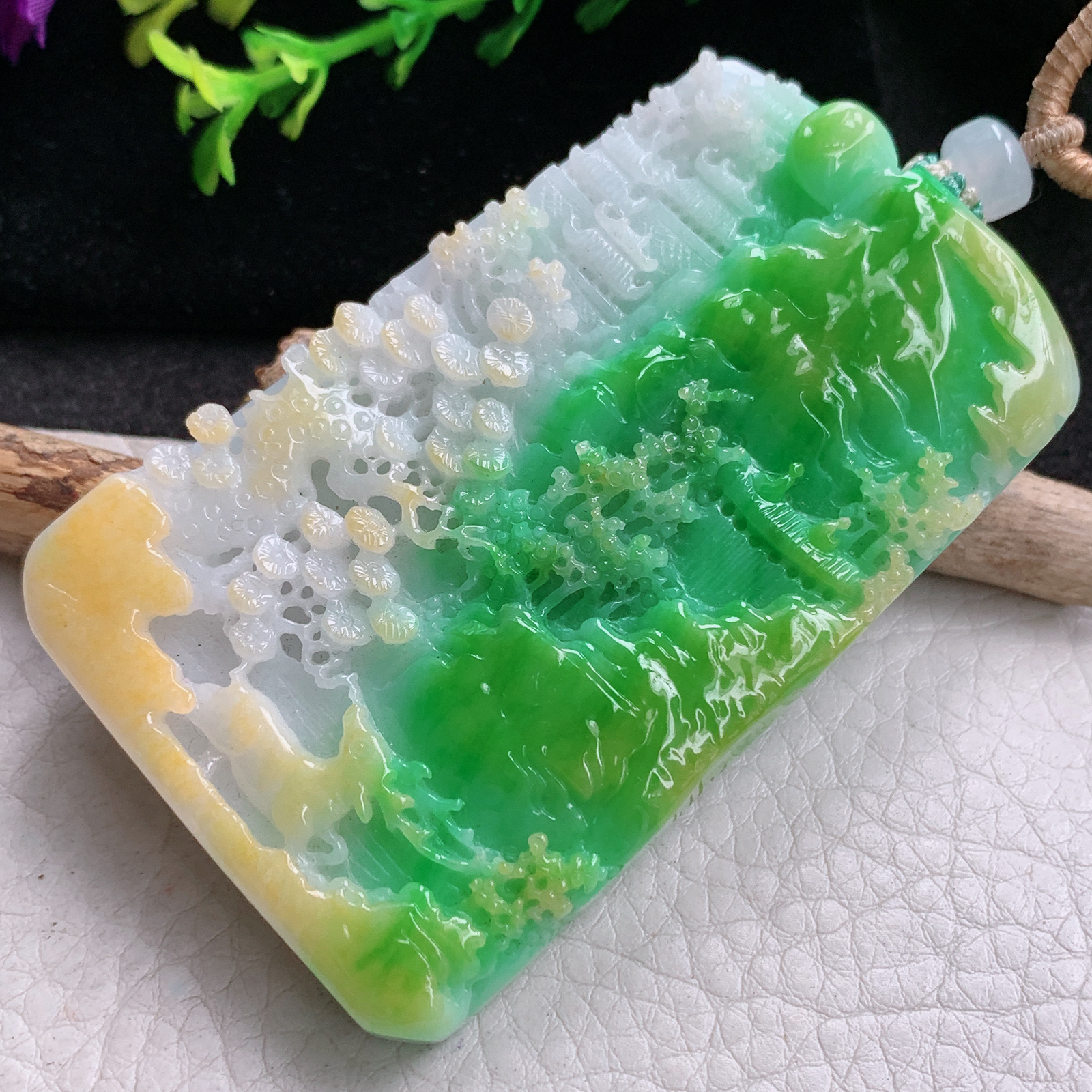 csy实拍71*44.5*10缅甸翡翠a货精雕三彩厚装大毛山水玉吊坠 玉挂坠