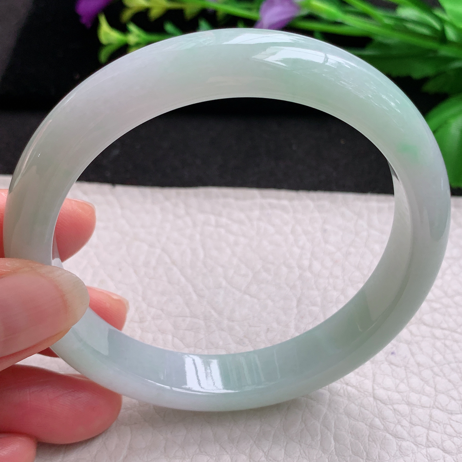 xx大圈口61*12.3*8.3平安镯 天然缅甸翡翠A货玉手镯浅绿大气宽边玉手环