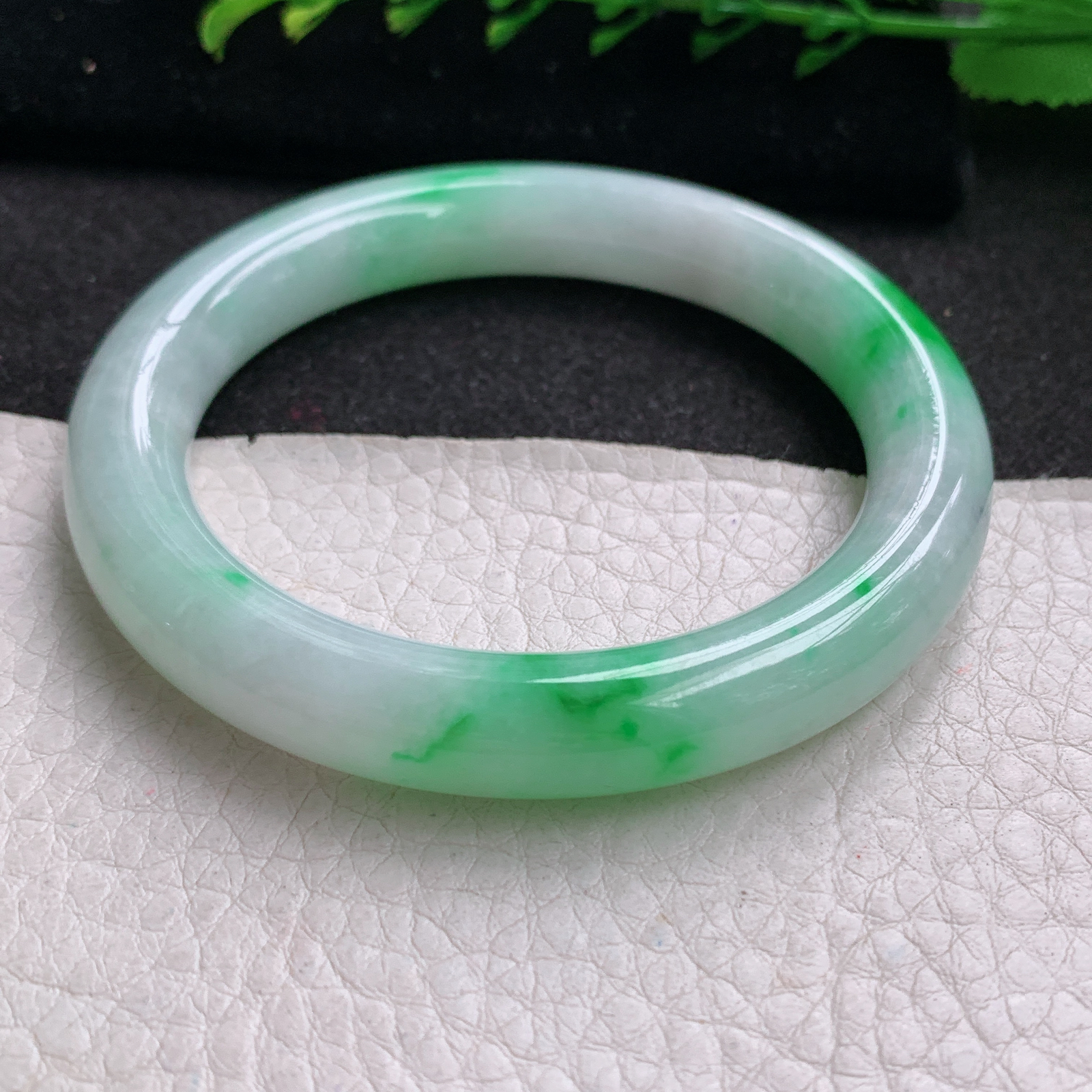 xo实拍54*10*9.5美人镯 天然缅甸翡翠A货玉手镯飘阳绿圆条玉手环
