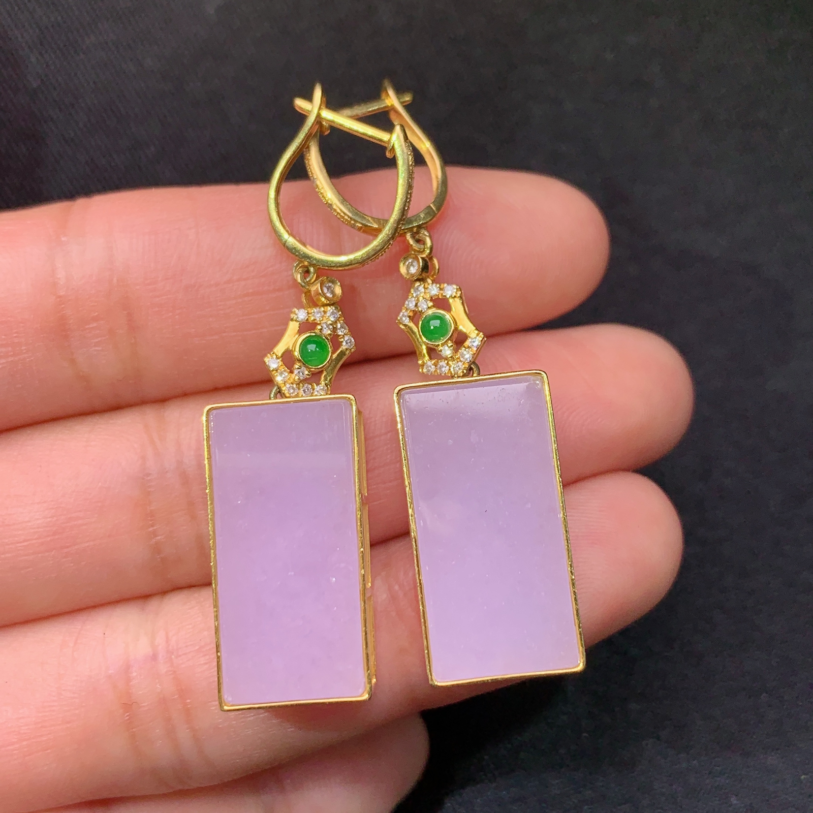 冰紫罗兰无事牌耳坠，18k金镶嵌，温润细腻，颜色鲜艳，M002 尺寸21*10.6*8