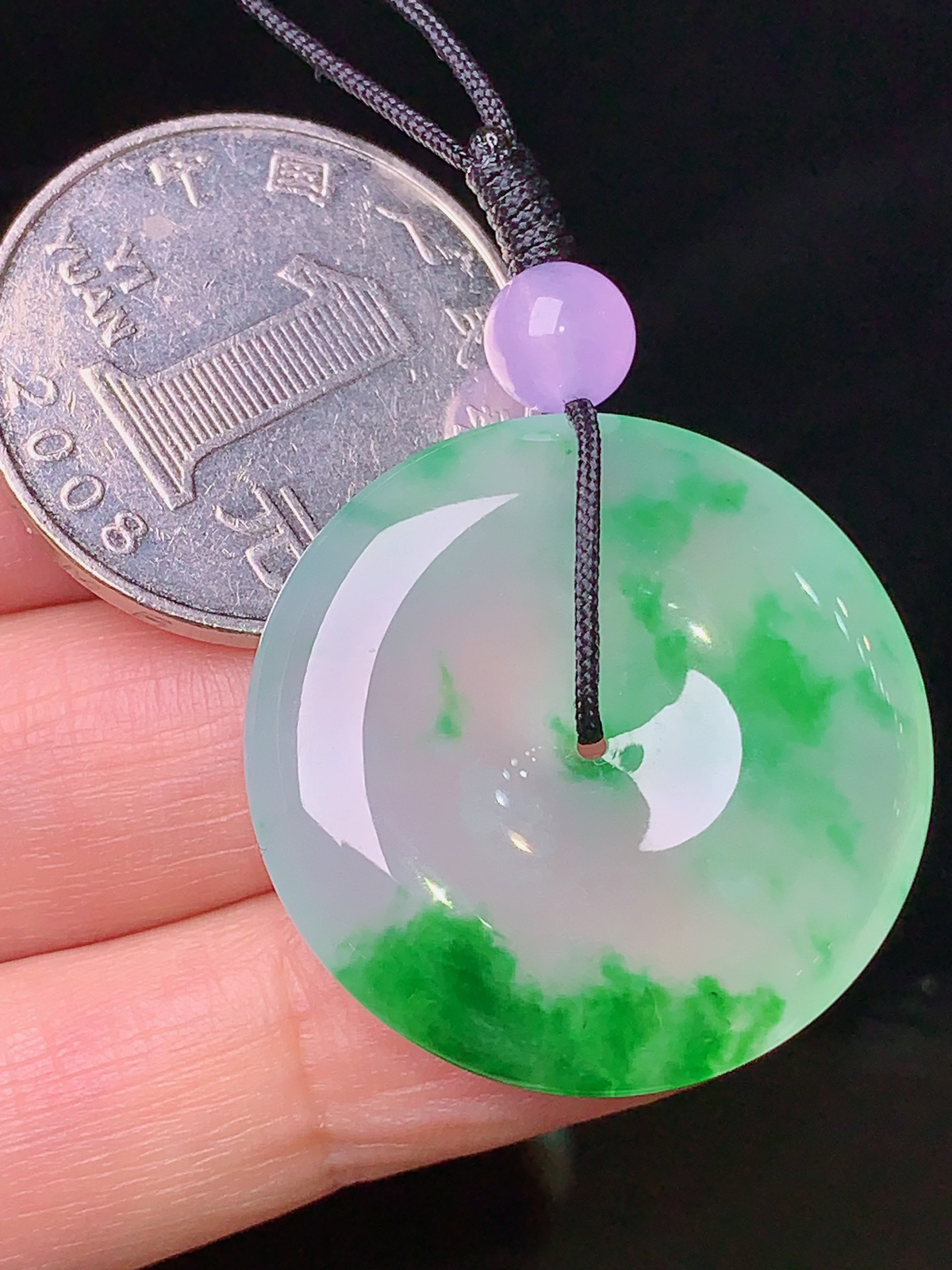 飘绿平安扣吊坠 玉质细腻 色泽清新艳丽 整体尺寸28.6*5.5