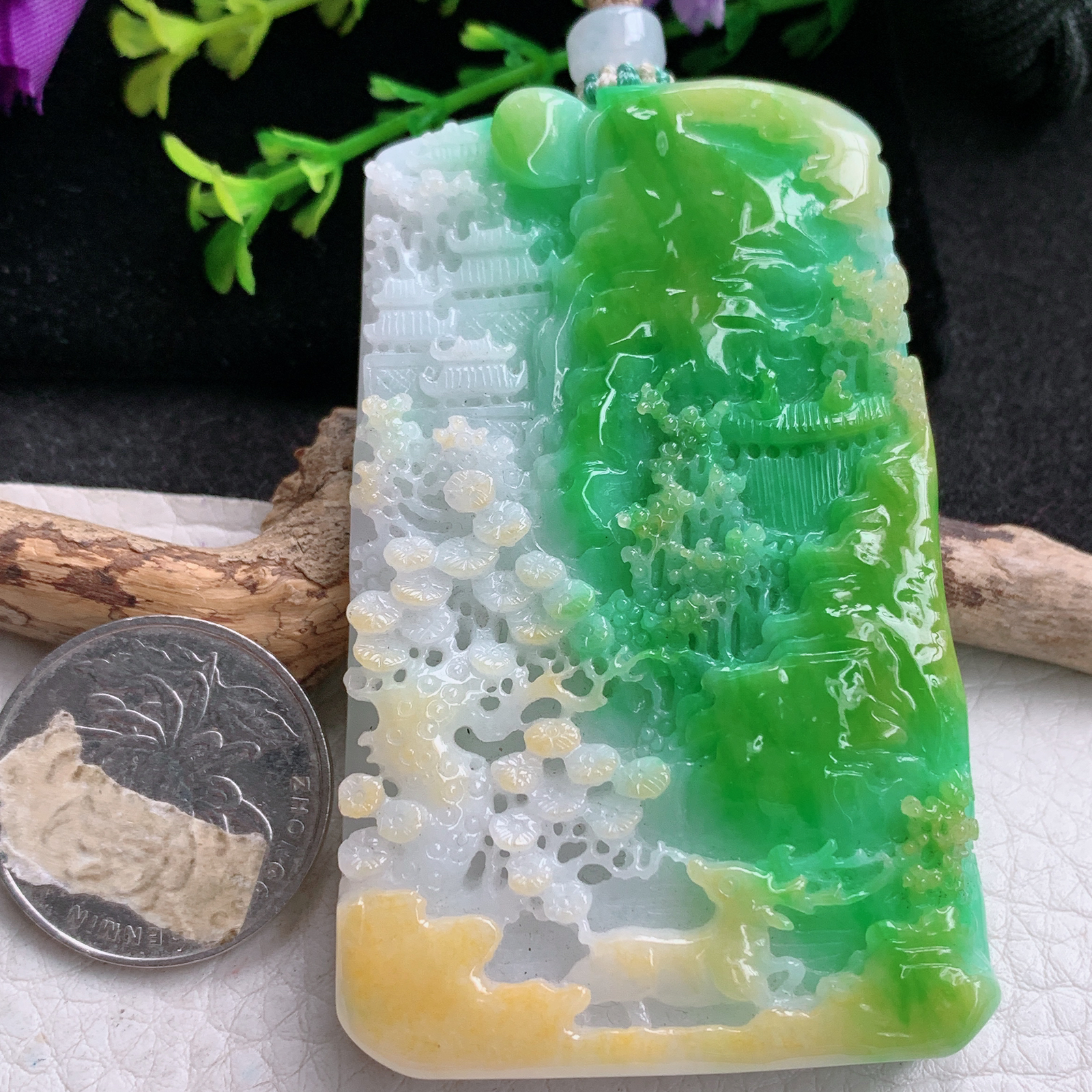 csy实拍71*44.5*10缅甸翡翠a货精雕三彩厚装大毛山水玉吊坠 玉挂坠