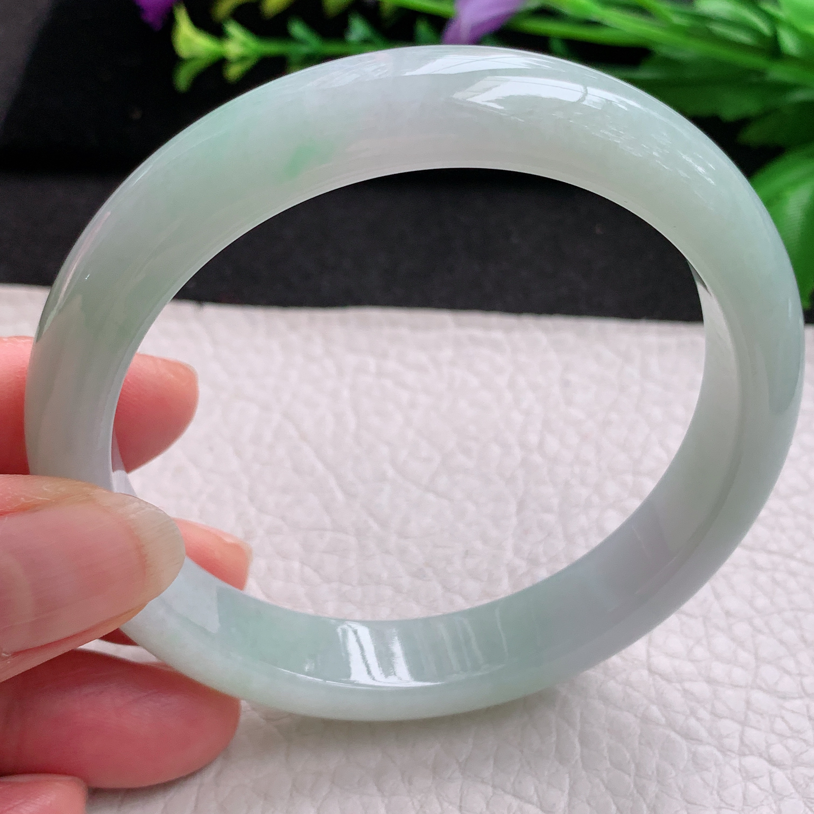 xx大圈口61*12.3*8.3平安镯 天然缅甸翡翠A货玉手镯浅绿大气宽边玉手环