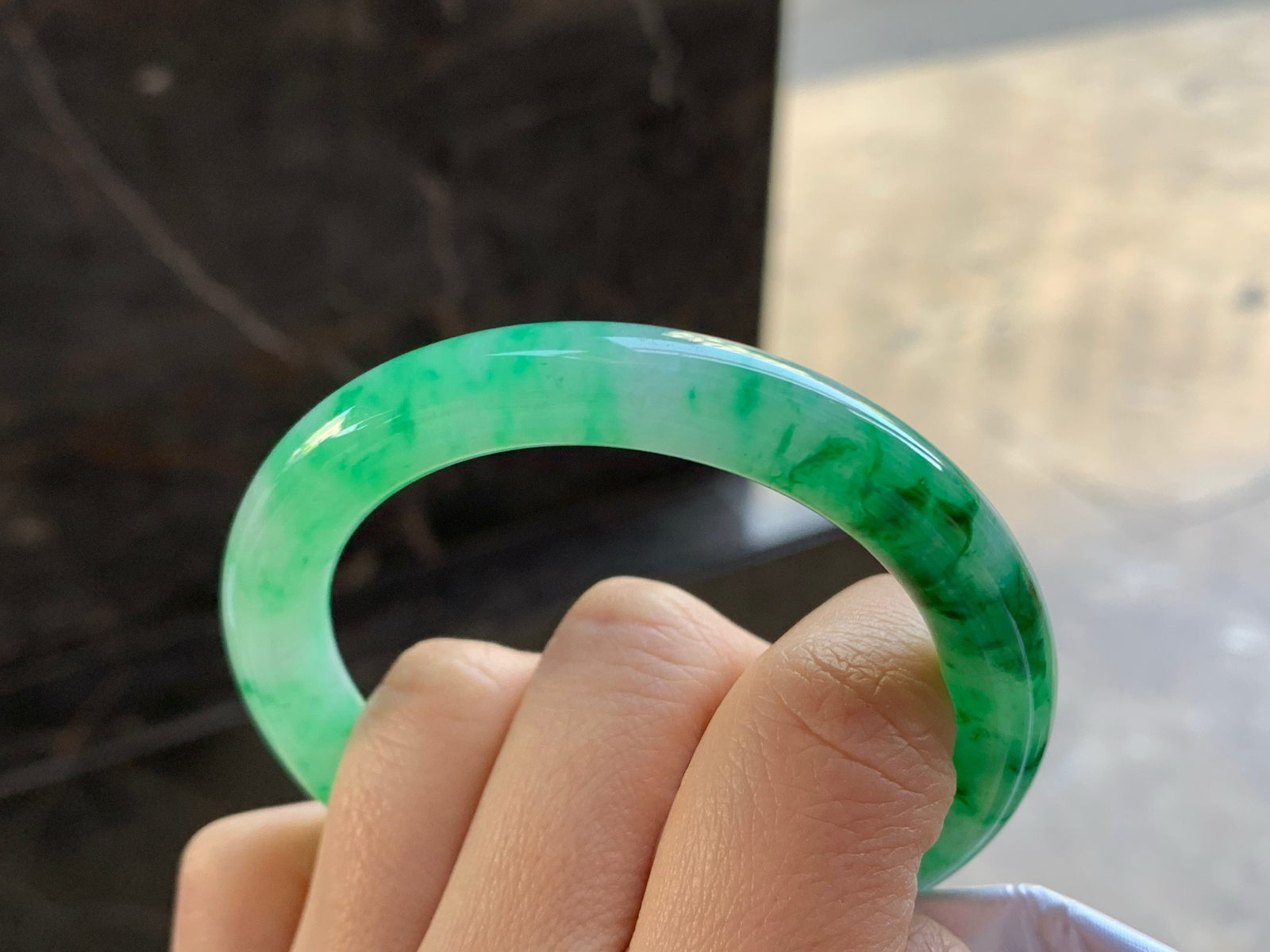 53-9.2

阳绿色圆条手镯^_^色阳