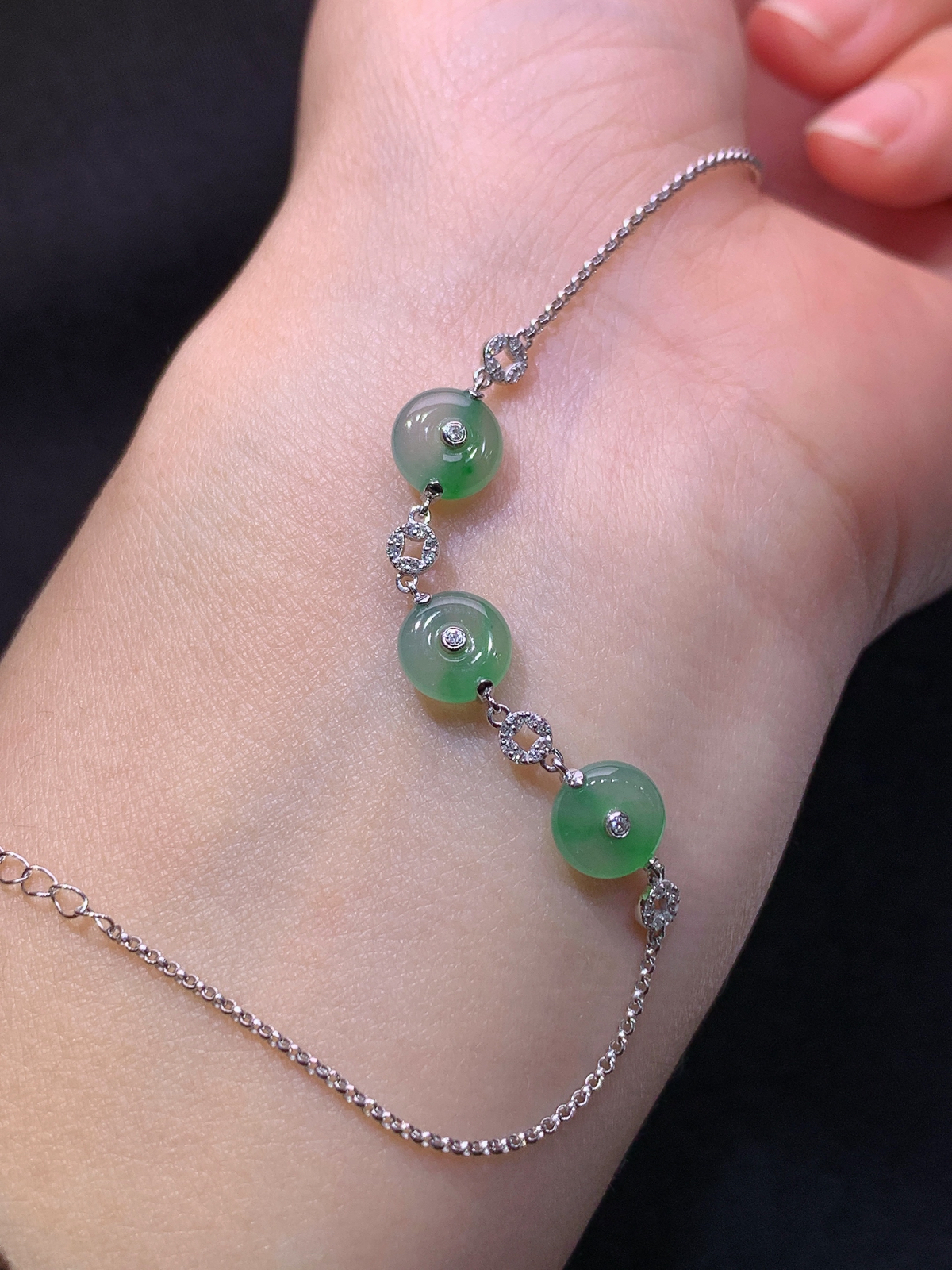 冰飘绿平安扣手链，18k金镶嵌，款式新颖，冰润细腻，种水足，Zhu 尺寸6.9*2.3