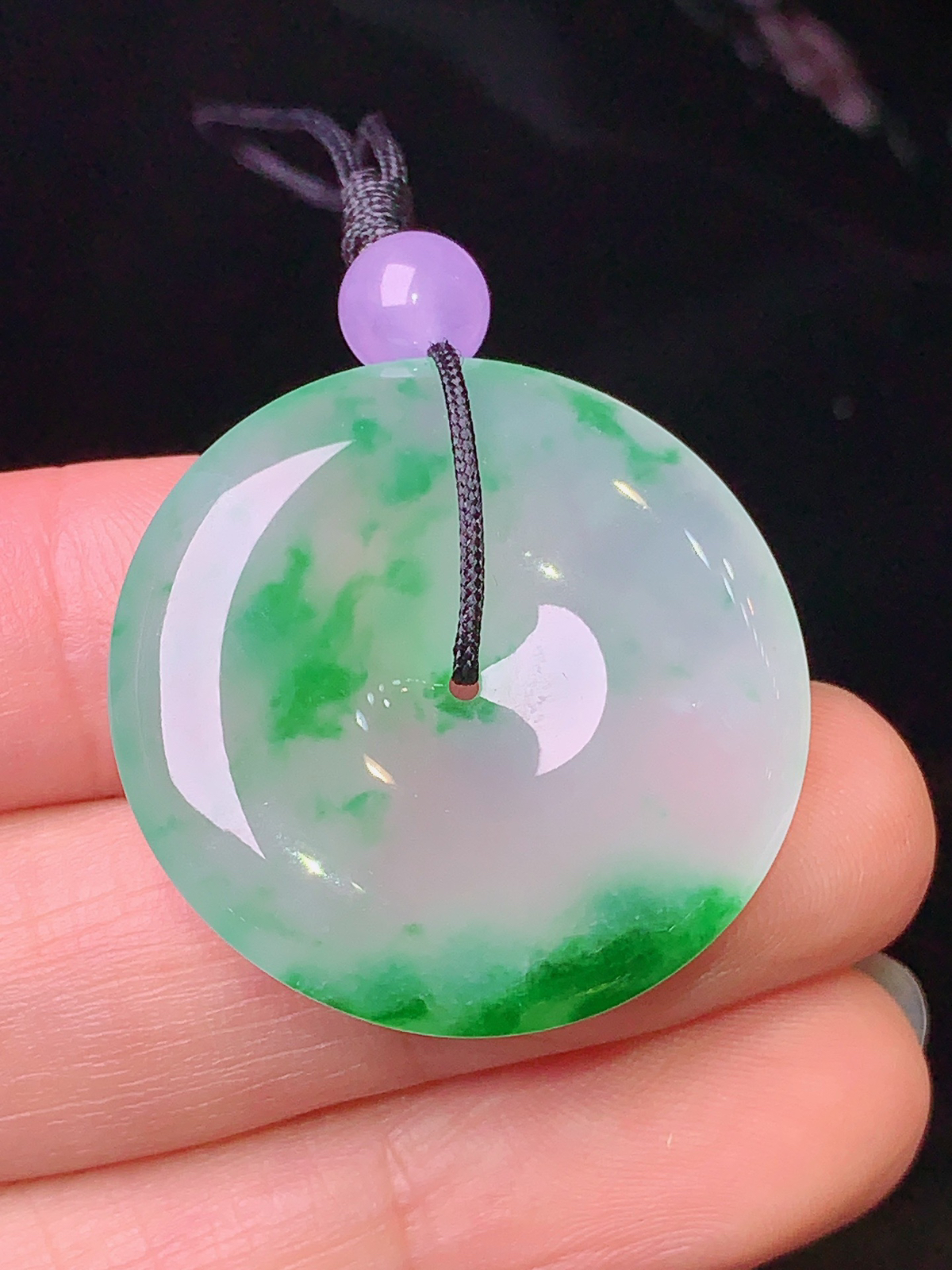 飘绿平安扣吊坠 玉质细腻 色泽清新艳丽 整体尺寸28.6*5.5