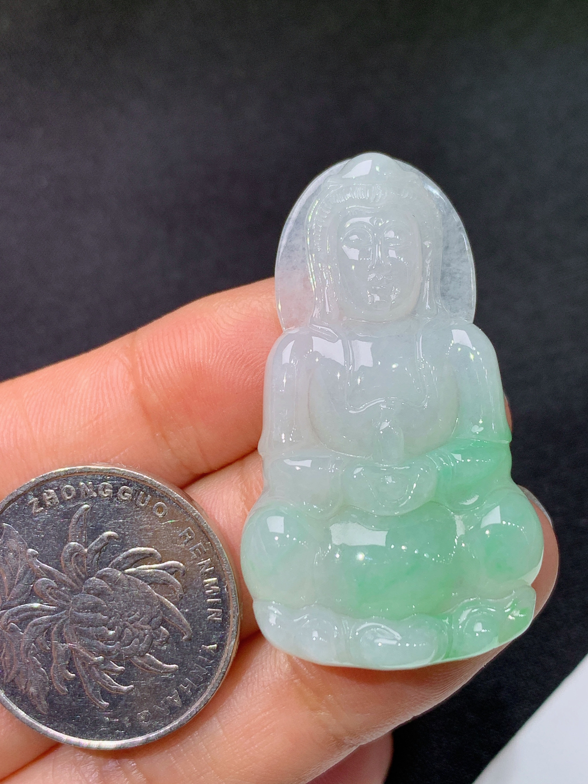 飘绿观音，冰冰润润，玉质细腻，品相好，种水足，001 尺寸42.9*24.4*5.6