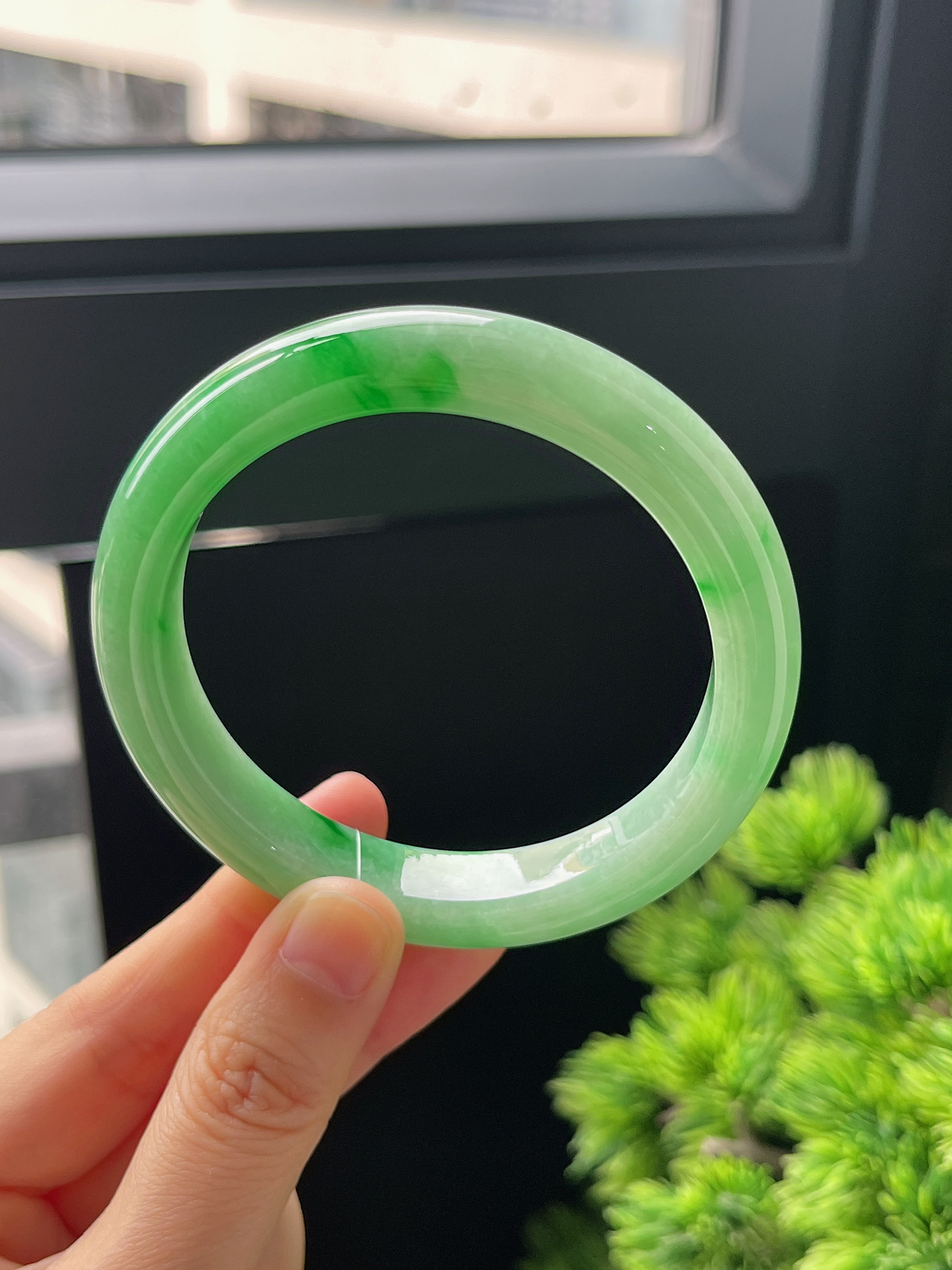 正圈57.4圈口，翡翠糯化种绿色手镯