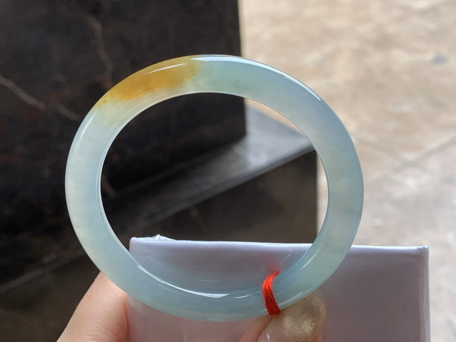 55-8.3

冰黄细圆条手镯^_^ 种好独特