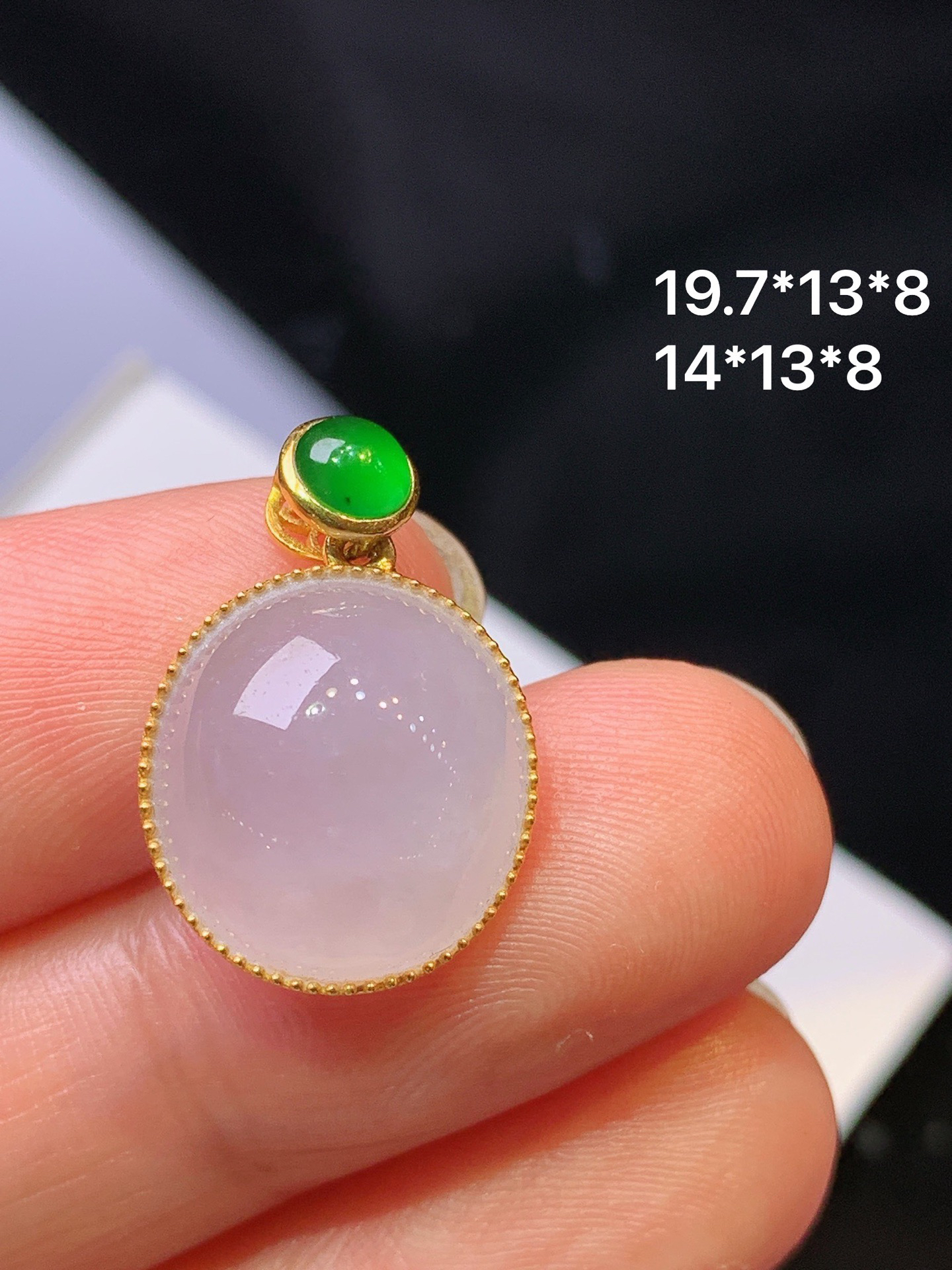 18k金镶嵌淡紫罗兰蛋面吊坠 玉质细腻 色泽艳丽 整体尺寸19.7*13*8yz