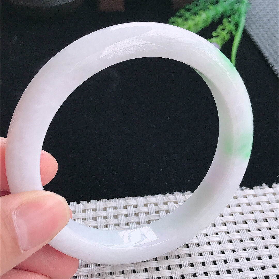 实拍天然翡翠64.5/12.3/9.3大圈口老坑精美飘绿手镯翡翠玉镯手环