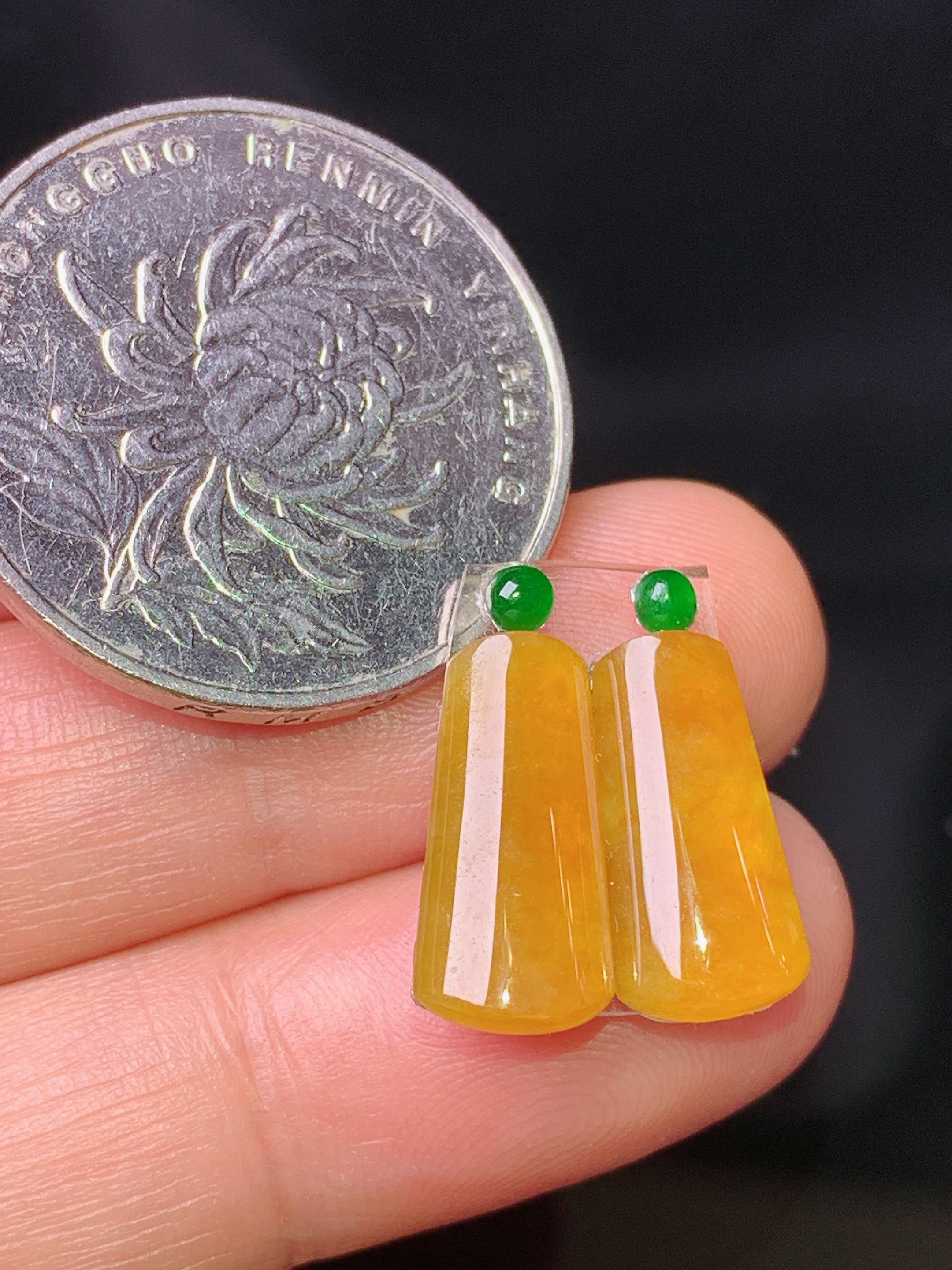 镶嵌款 黄翡玉柱一对 玉质细腻 色泽艳丽 2x整体尺寸14.3*6.8*2.5