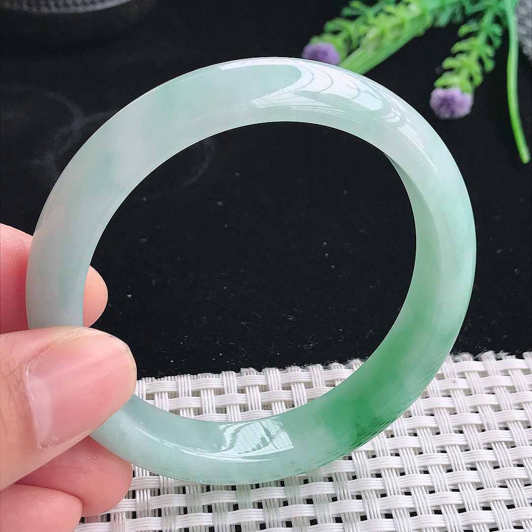 实拍天然翡翠55.5/11.8/7.9老坑精美冰润飘阳绿手镯翡翠玉镯手环