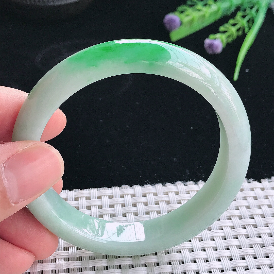 实拍天然翡翠56/12.1/8老坑精美飘阳绿手镯翡翠玉镯手环