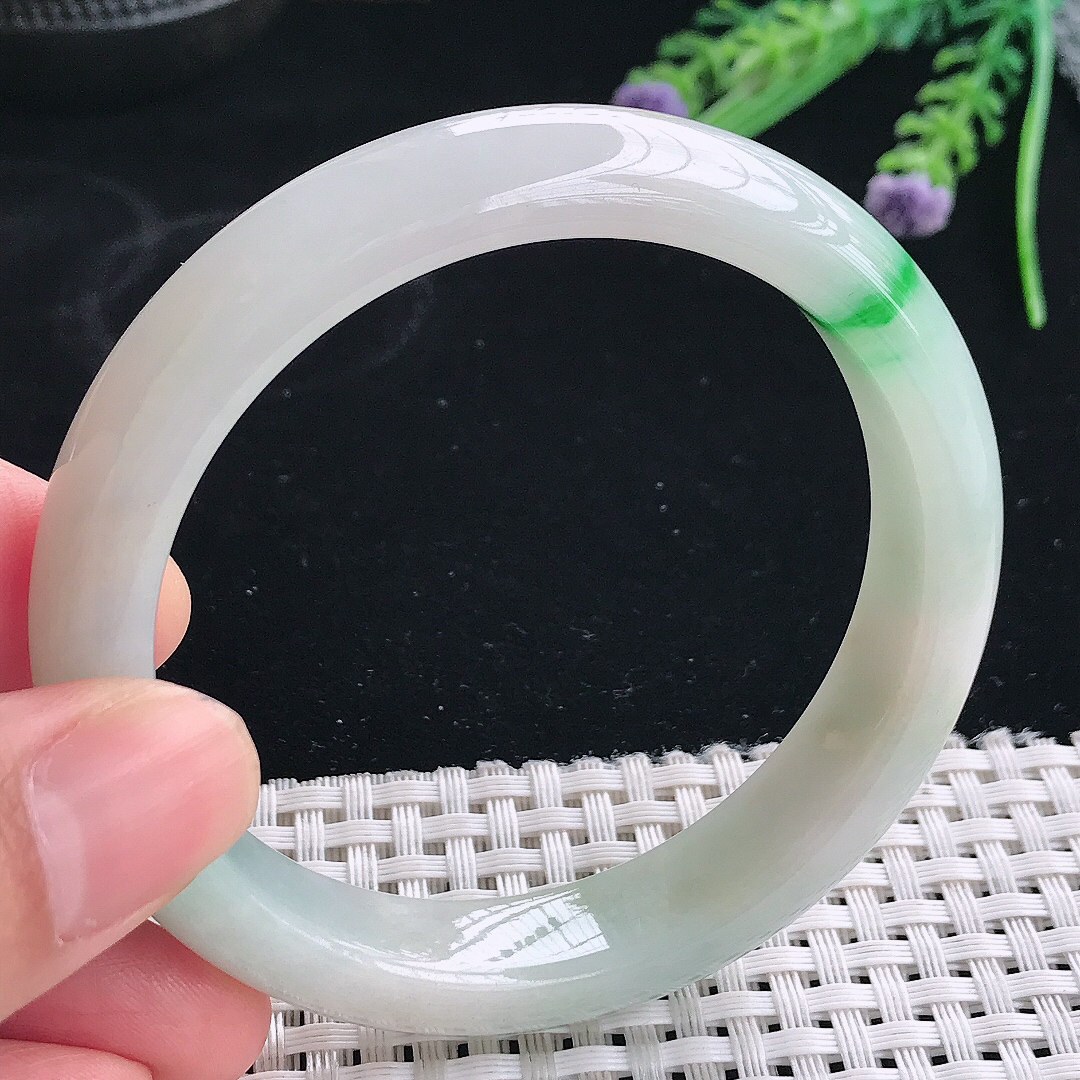 实拍天然翡翠56.5/12.4/8老坑精美温润飘阳绿手镯翡翠玉镯手环