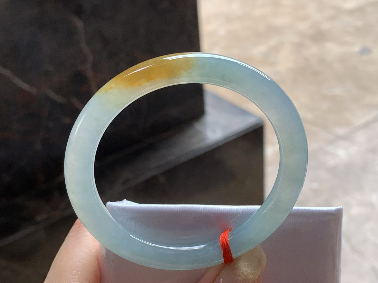 55-8.3

冰黄细圆条手镯^_^ 种好独特