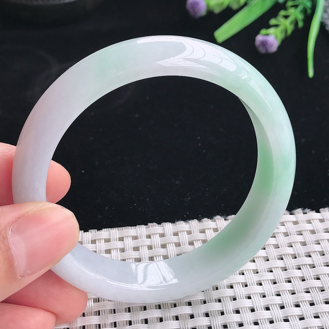 实拍天然翡翠56.5/13/7.8老坑冰润飘绿手镯翡翠玉镯手环