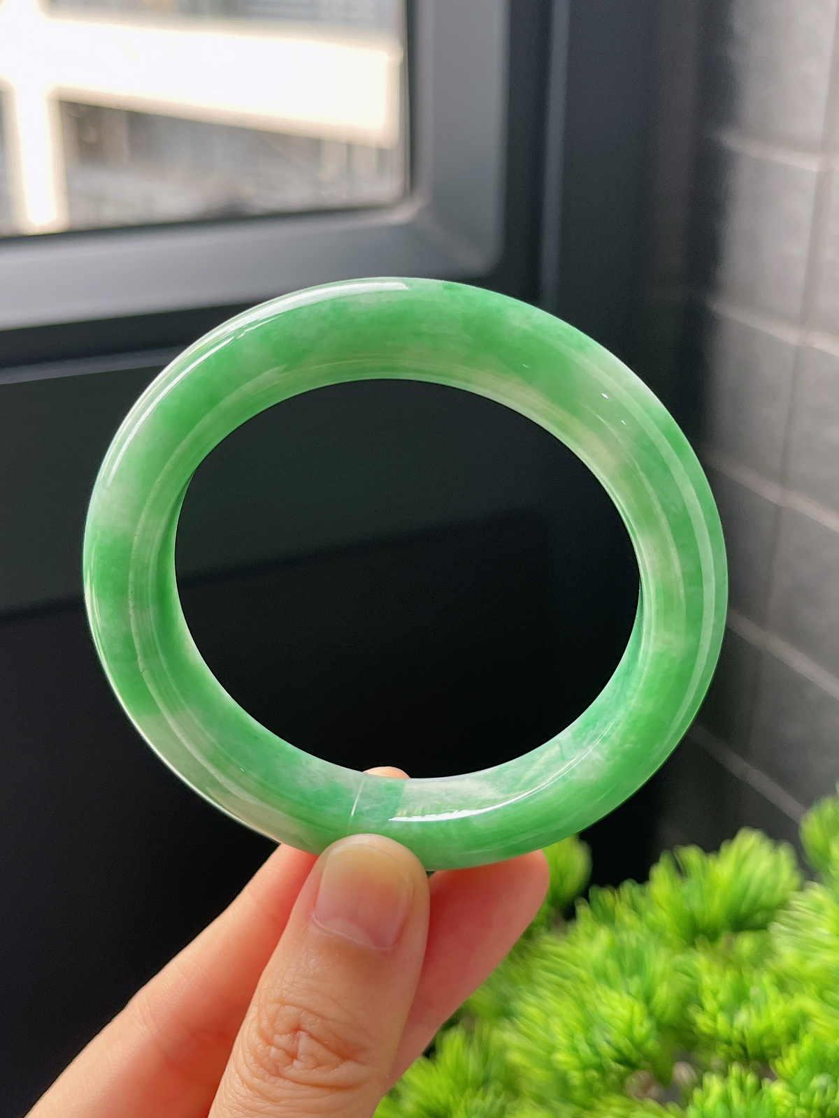 正圈53圈口，翡翠糯化种绿色手镯