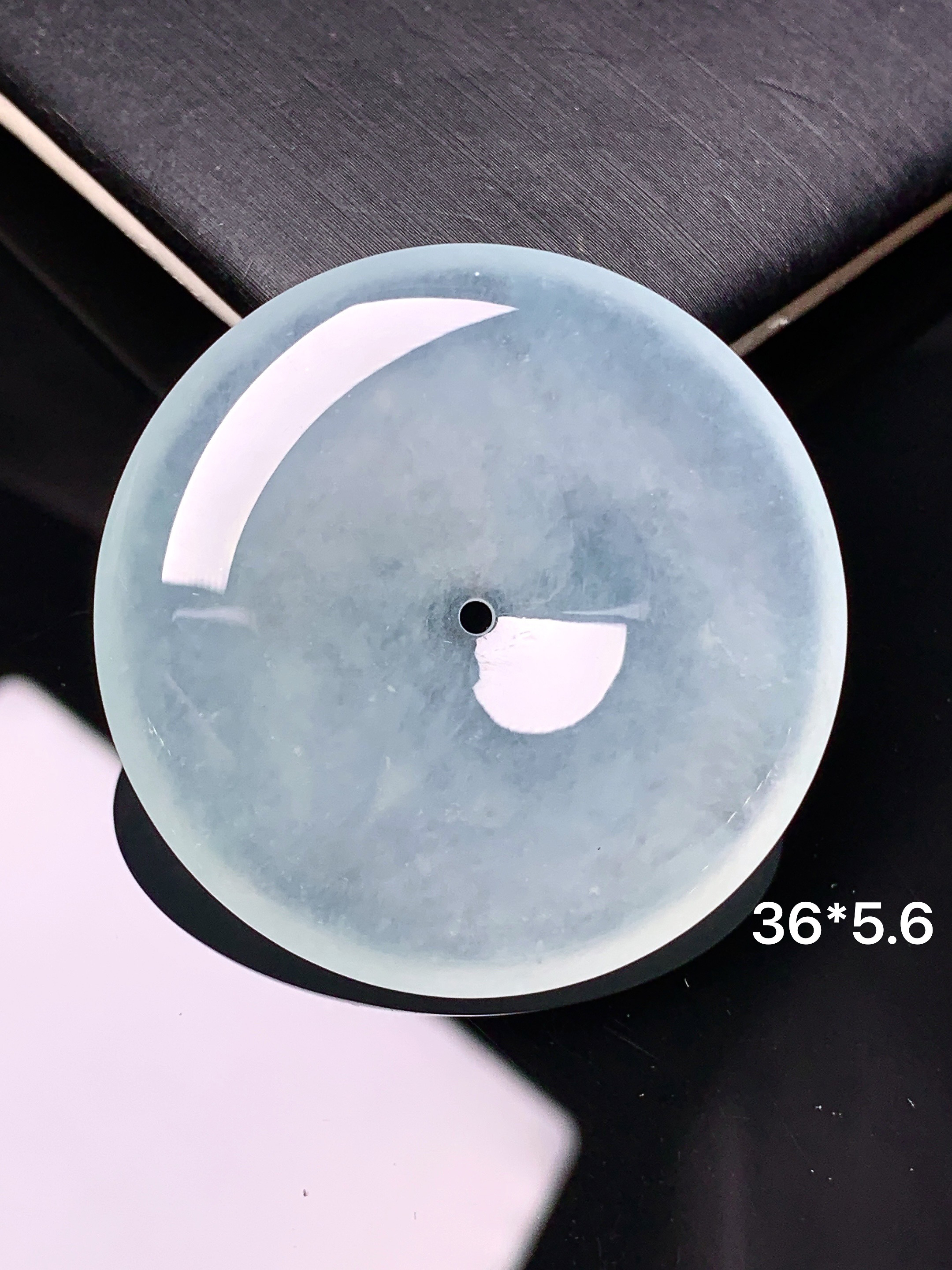 冰种平安扣吊坠 玉质细腻 色泽艳丽 整体尺寸36*5.6x1