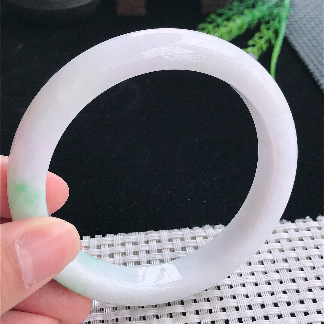 实拍天然翡翠64.5/12.3/9.3大圈口老坑精美飘绿手镯翡翠玉镯手环