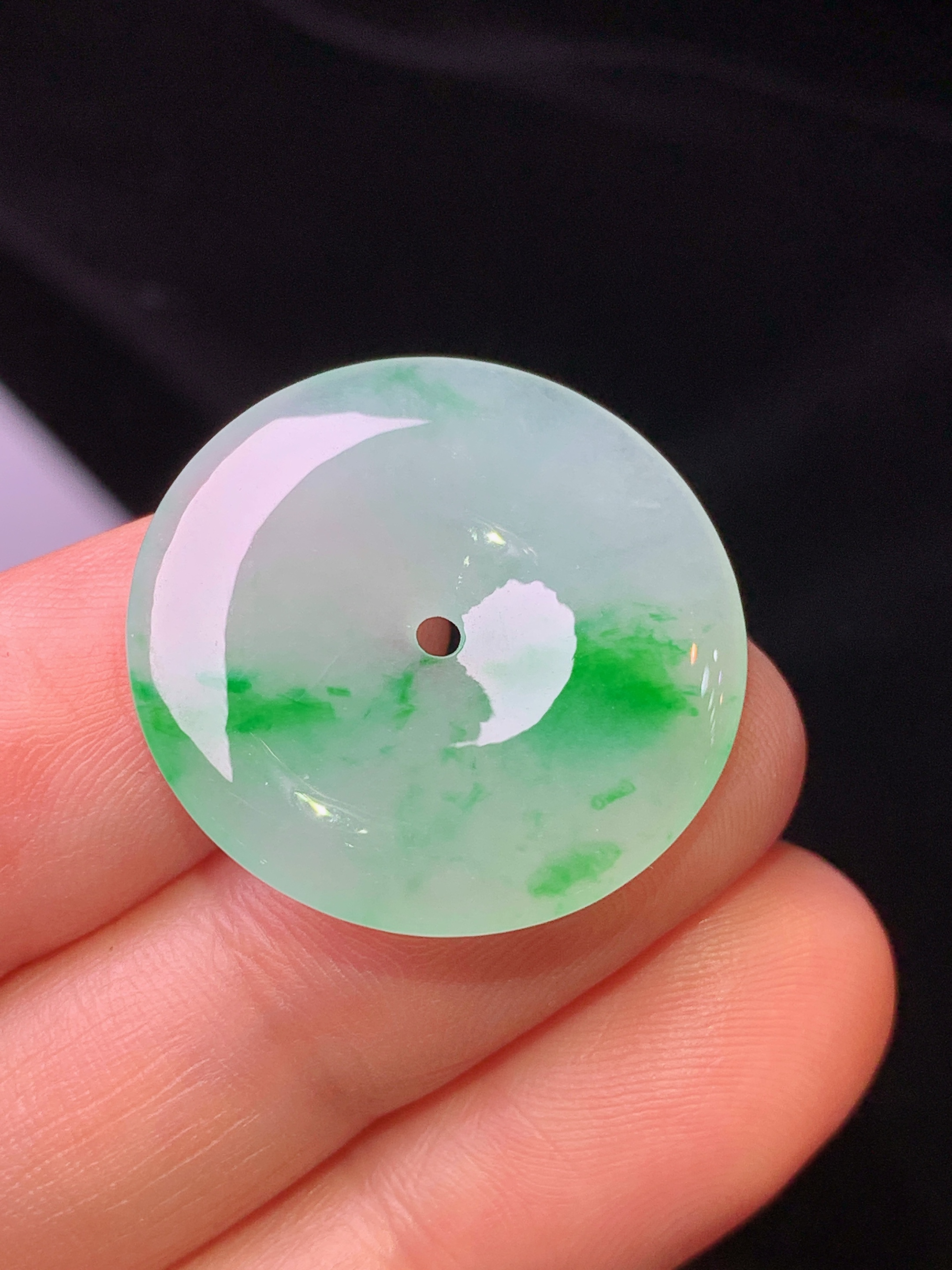 飘绿平安扣吊坠 玉质细腻 色泽艳丽 整体尺寸24*3.5c2