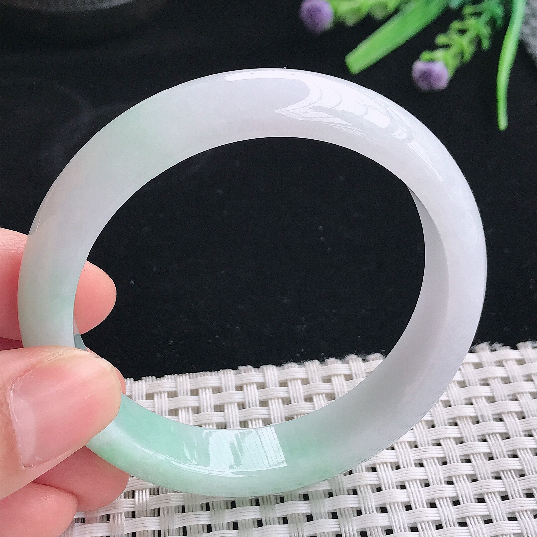 实拍天然翡翠56.5/13/7.8老坑冰润飘绿手镯翡翠玉镯手环