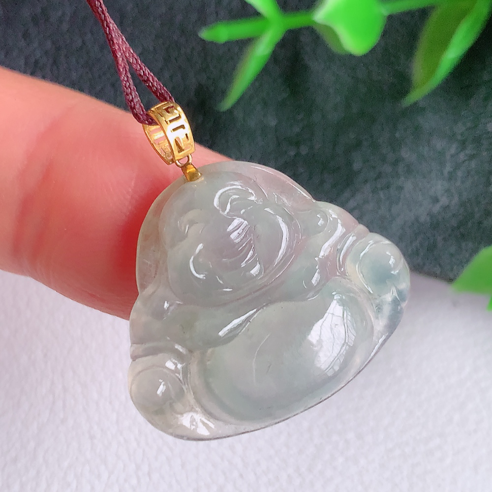 18k金扣冰润佛公挂件 玉质细腻  精雕弥勒佛，笑佛福耳垂肩，面相喜庆，开怀大笑，憨态可掬。惟妙惟肖