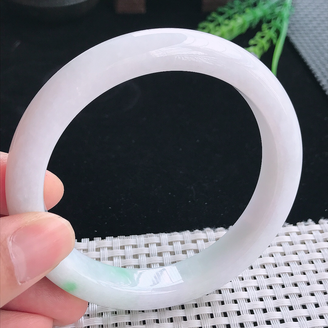 实拍天然翡翠64.5/12.3/9.3大圈口老坑精美飘绿手镯翡翠玉镯手环