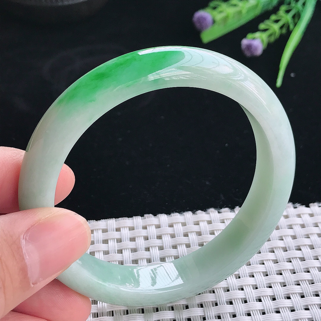 实拍天然翡翠56/12.1/8老坑精美飘阳绿手镯翡翠玉镯手环