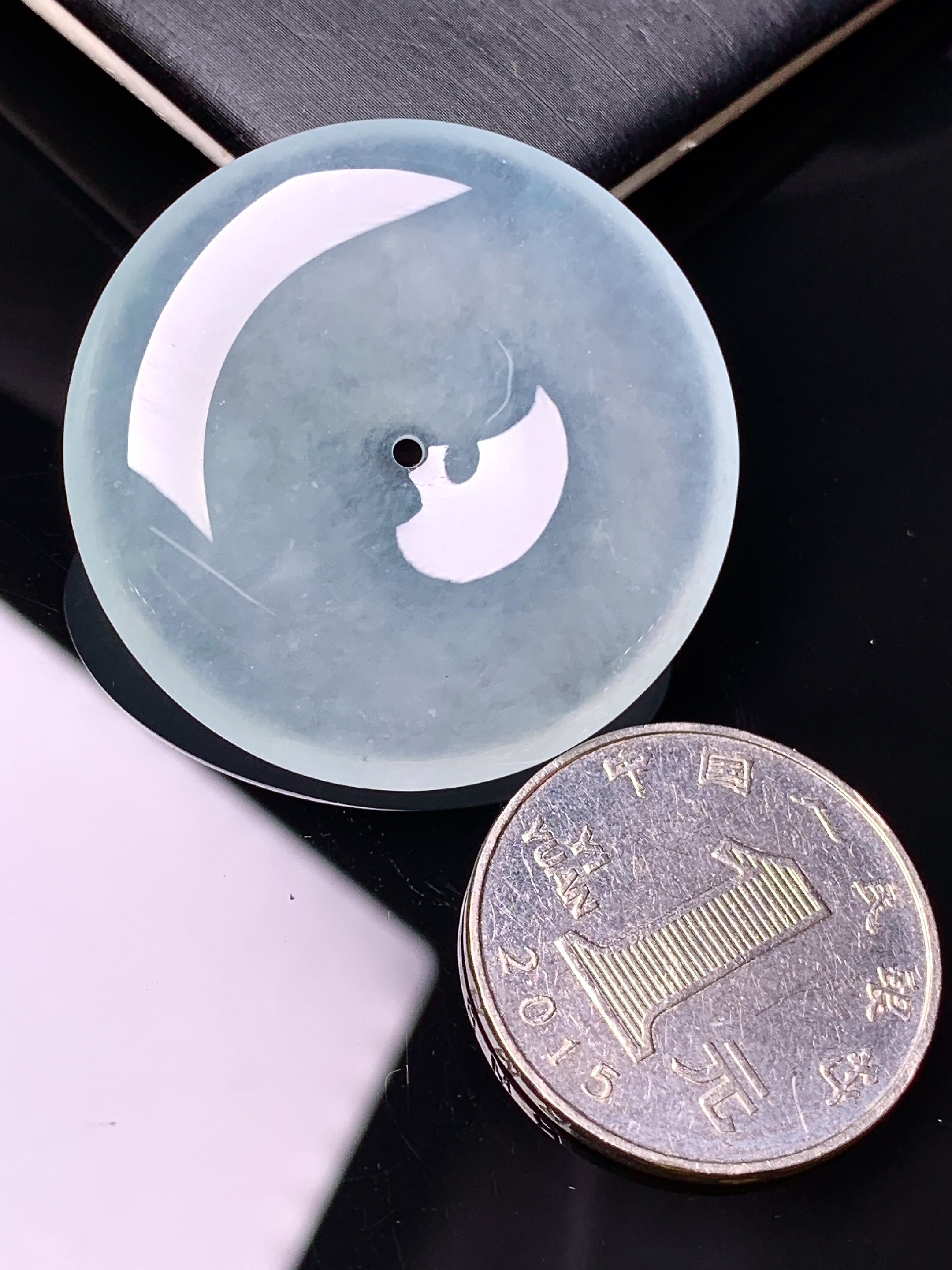 冰种平安扣吊坠 玉质细腻 色泽艳丽 整体尺寸36*5.6x1