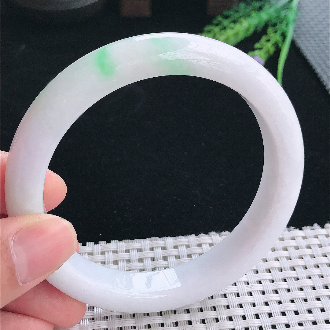 实拍天然翡翠64.5/12.3/9.3大圈口老坑精美飘绿手镯翡翠玉镯手环