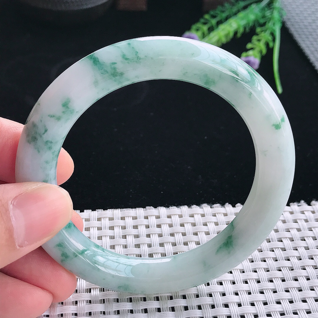 实拍天然翡翠56.5/10.8/11老坑精美温润飘花圆条手镯翡翠玉镯手环