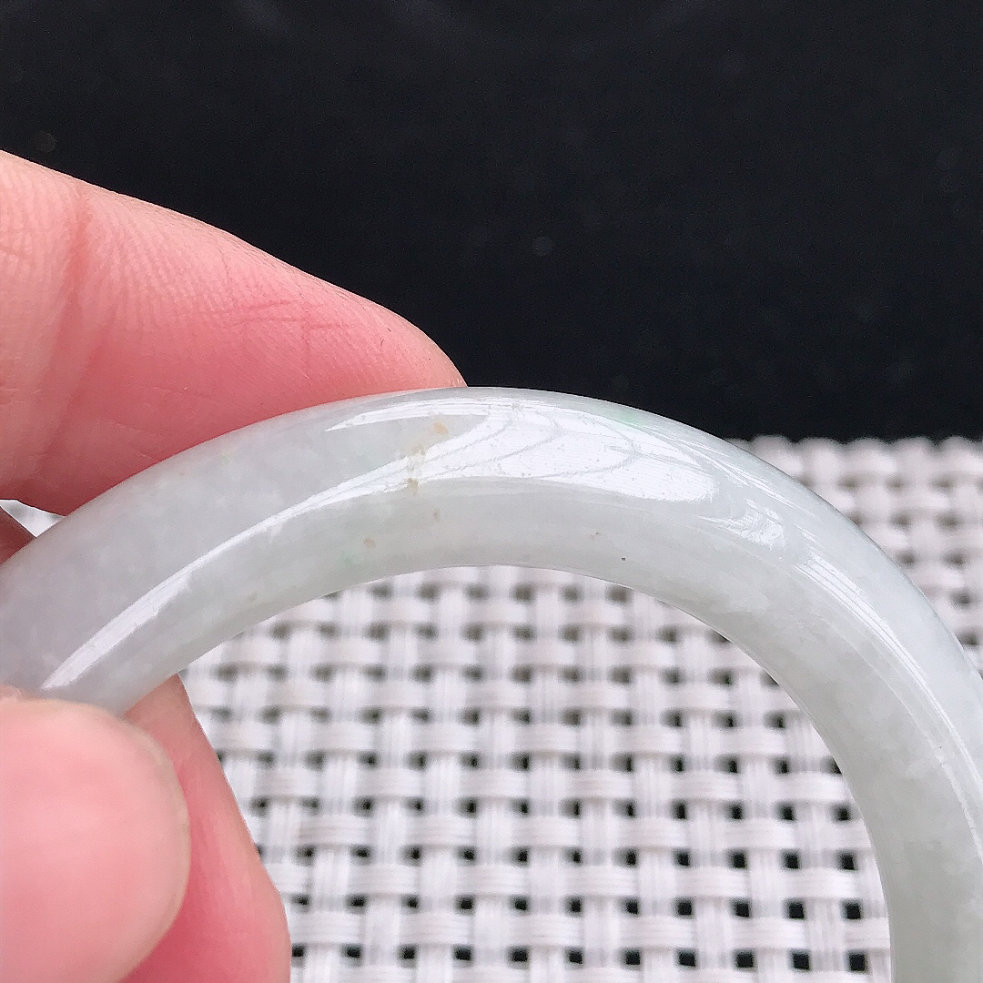 实拍天然翡翠55.5/9.6/9.6老坑冰润飘绿圆条手镯翡翠玉镯手环