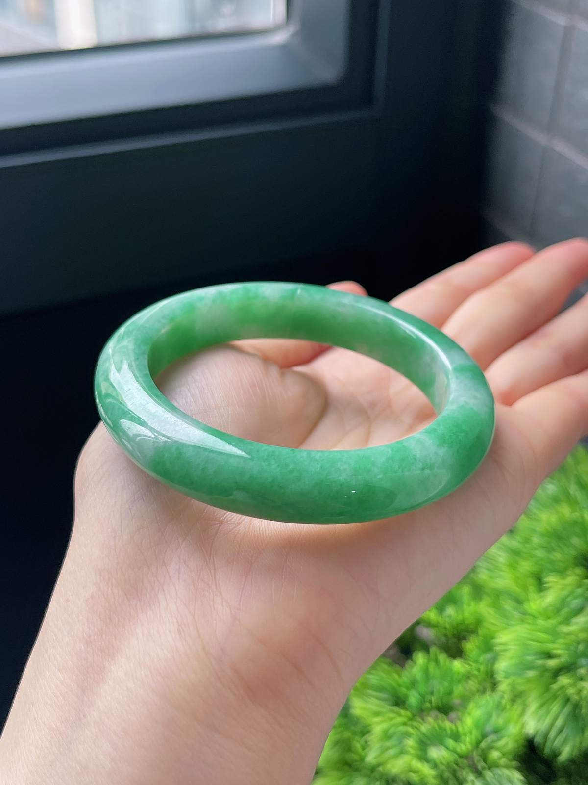 正圈53圈口，翡翠糯化种绿色手镯