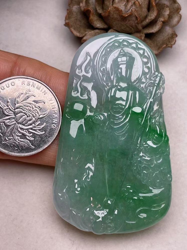 冰种飘绿【地藏王菩萨】吊坠，种水好，玉质细腻 ，卖相好.