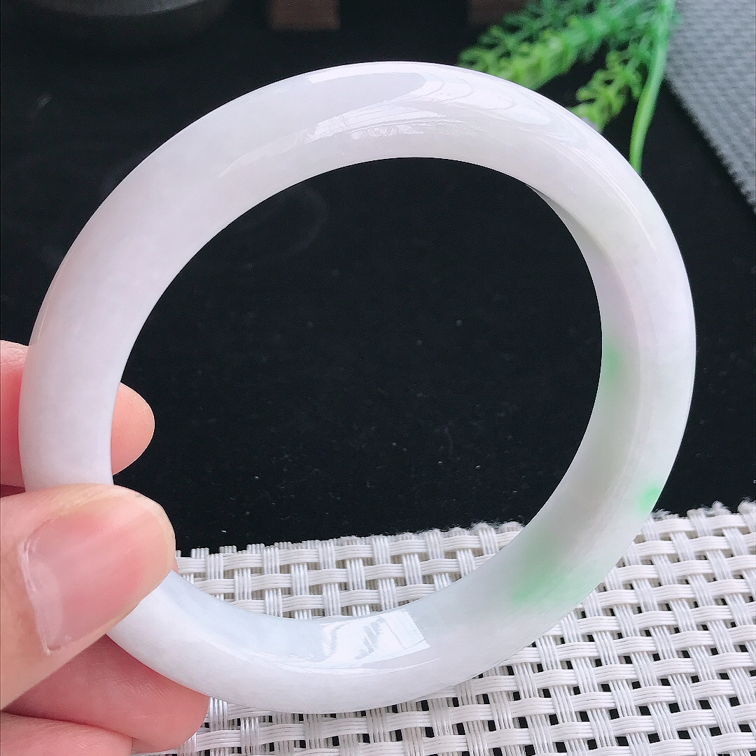 实拍天然翡翠64.5/12.3/9.3大圈口老坑精美飘绿手镯翡翠玉镯手环