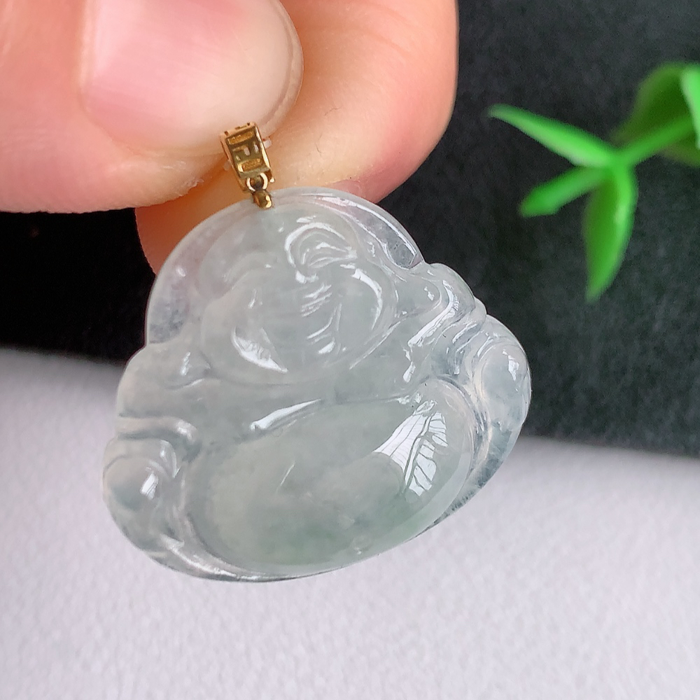 18k金扣冰润佛公挂件 玉质细腻  精雕弥勒佛，笑佛福耳垂肩，面相喜庆，开怀大笑，憨态可掬。惟妙惟肖，寓意福禄双全，吉祥美满，笑口常开 W49.9 尺寸：21-24.5-4.7mm