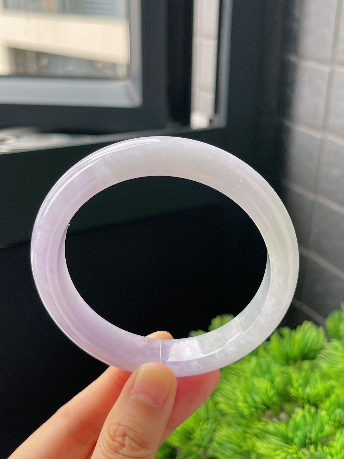 正圈60.5圈口，翡翠冰糯种春带彩手镯，紫不失色