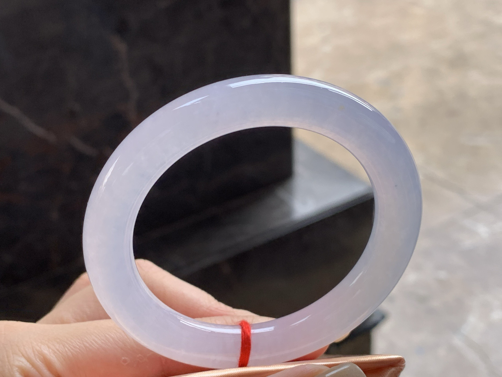 53.5-10

冰种粉春圆条手镯^_^ 种好水足