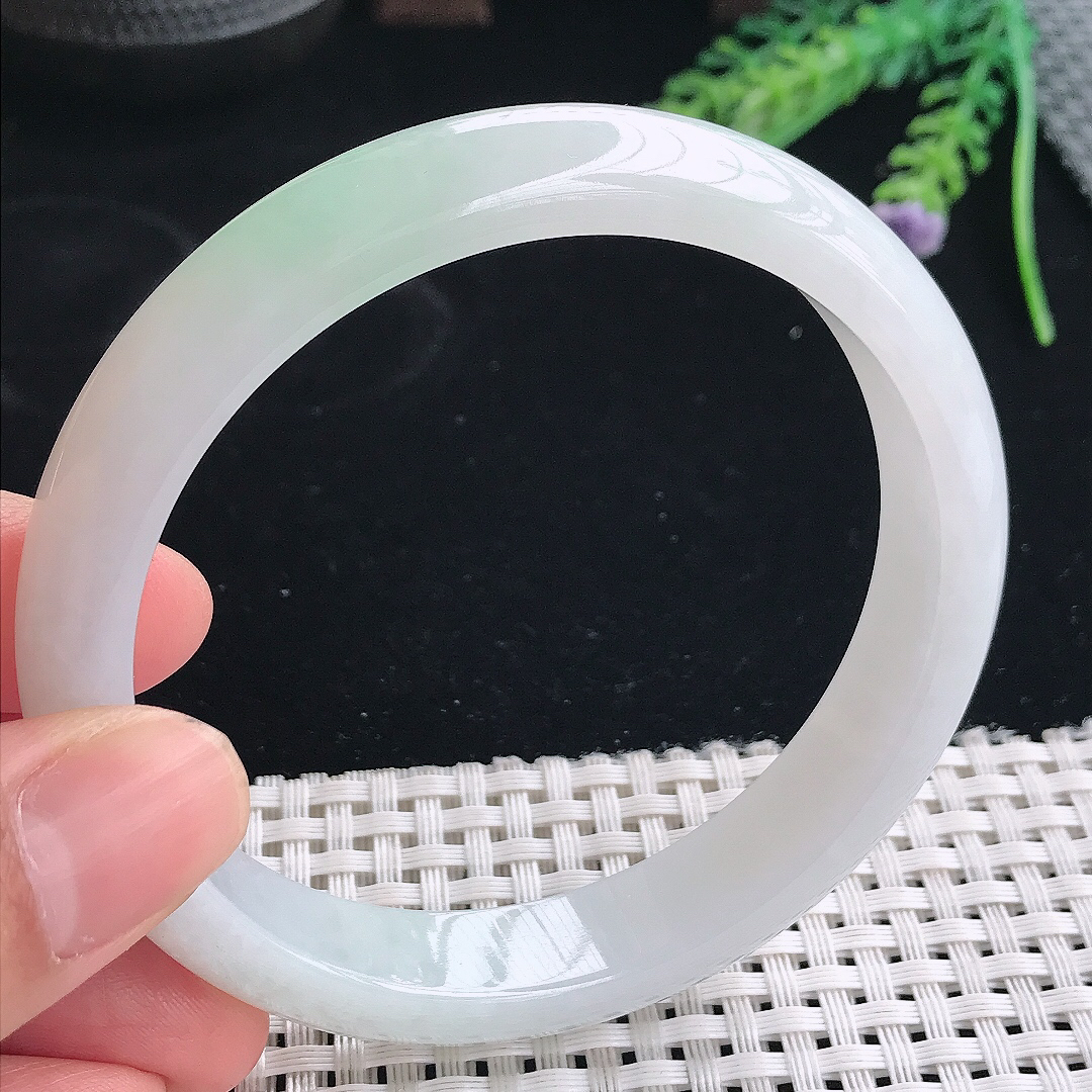 实拍天然翡翠62.5/12.5/7.8大圈口老坑冰润起胶淡绿色手镯翡翠玉镯手环